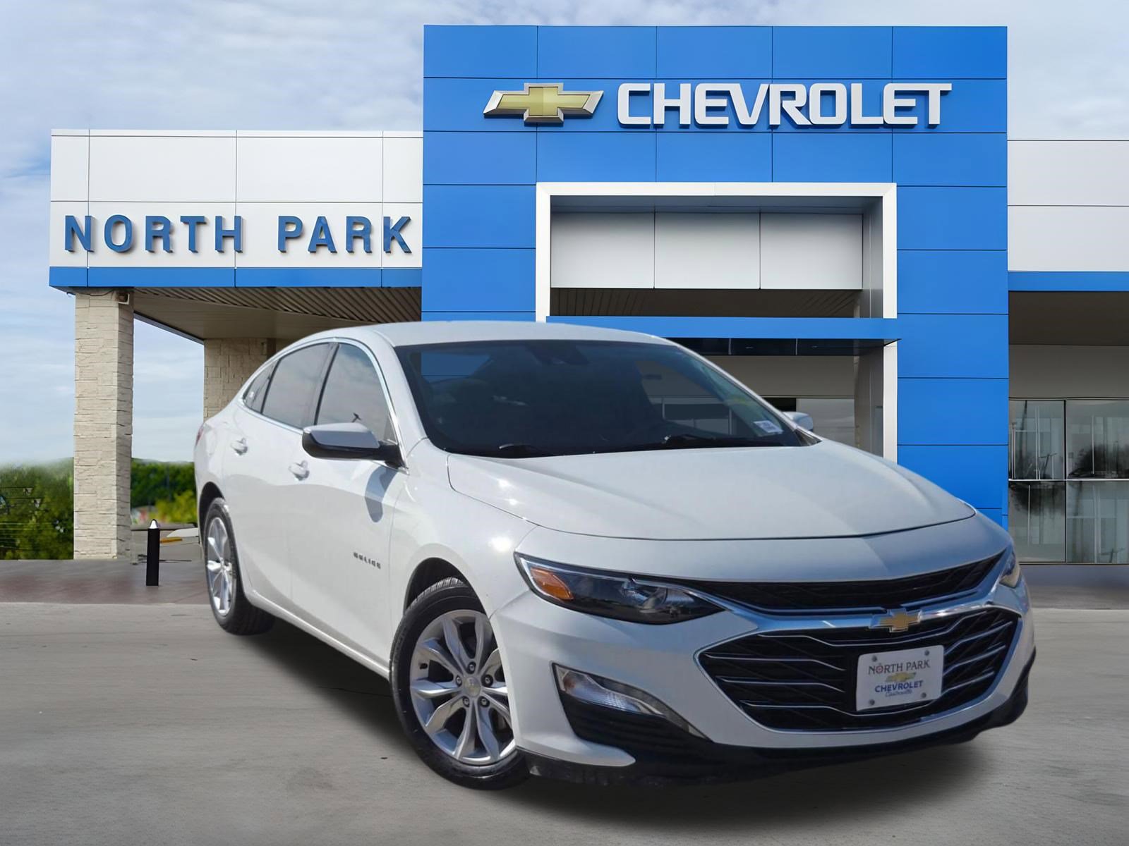 Used 2023 Chevrolet Malibu LT FWD image 1