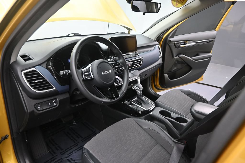 Certified 2023 Kia Seltos Nightfall Edition AWD/4WD image 17
