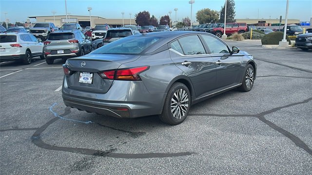 Used 2025 Nissan Altima 2.5 SV image 3