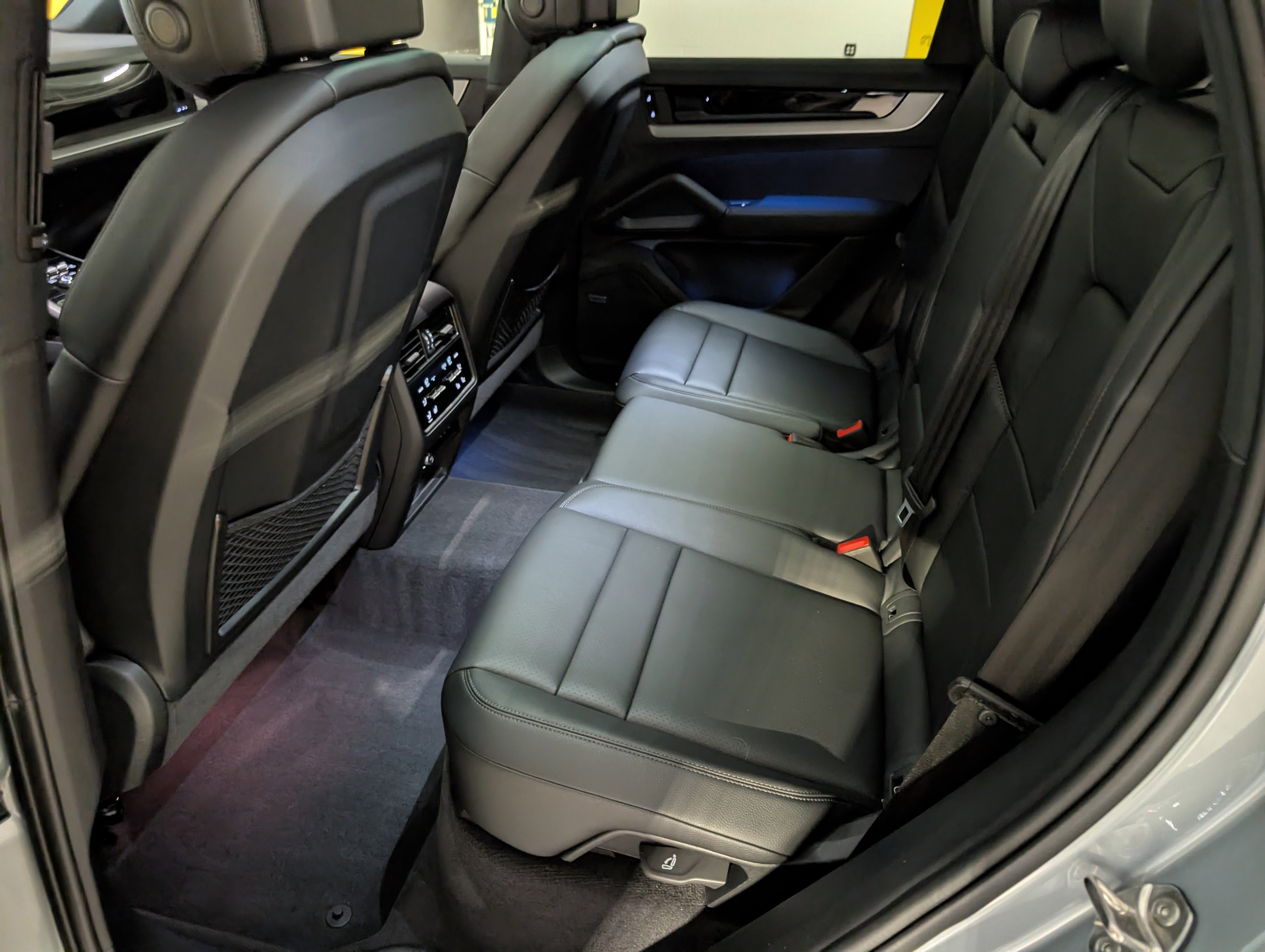 Certified 2025 Porsche Cayenne image 22