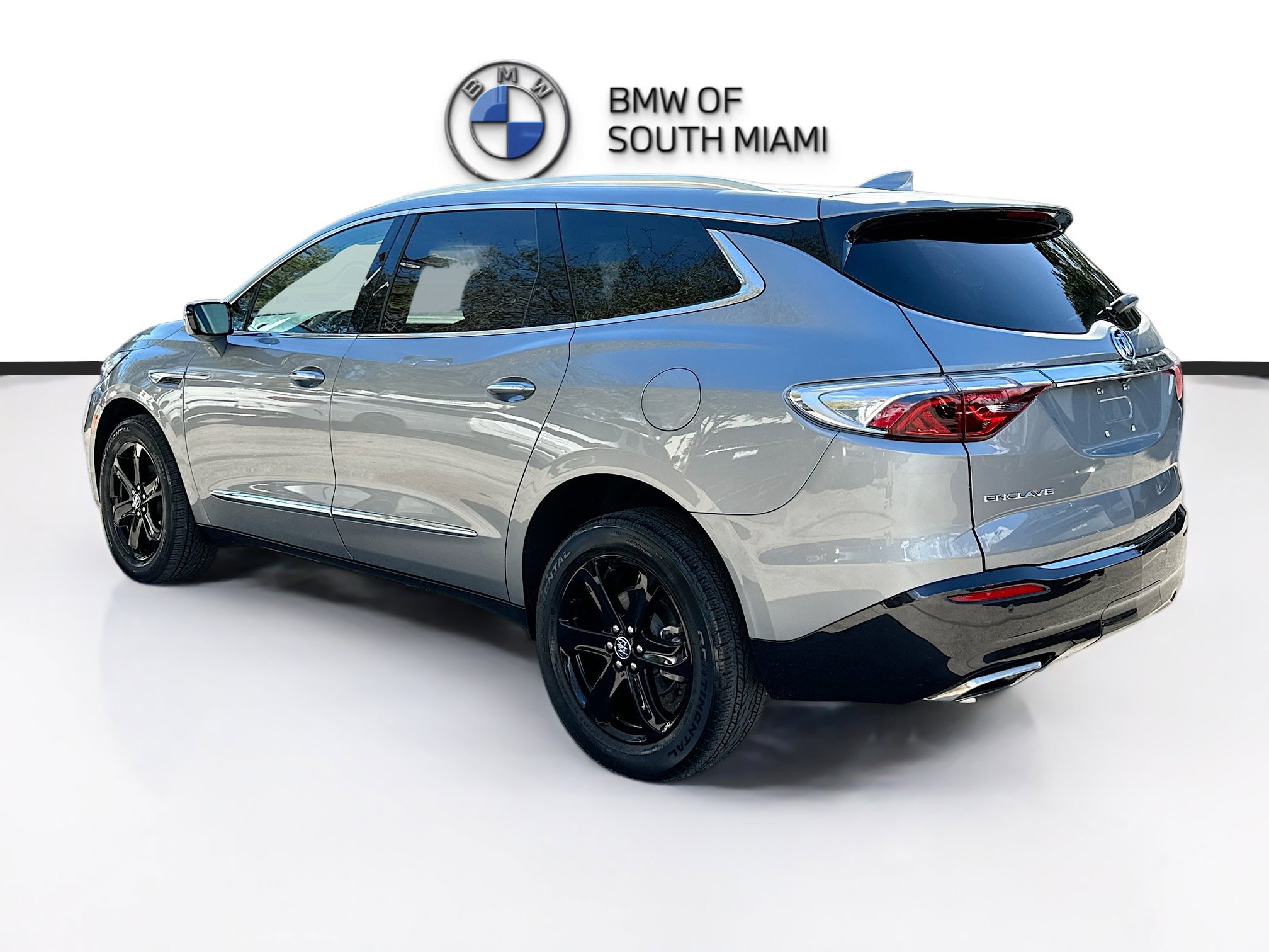 Used 2024 Buick Enclave Essence w/ Sport Touring Edition image 5