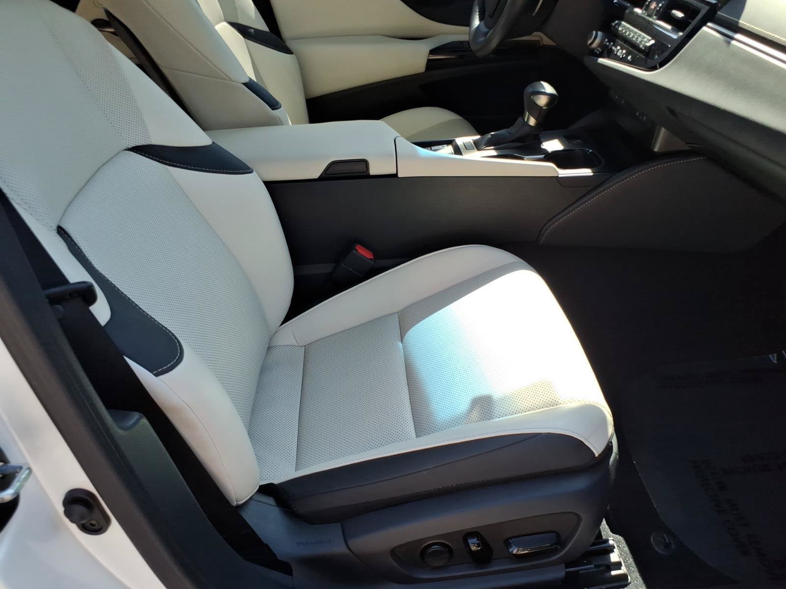 Used 2023 Lexus ES 350 w/ Premium Package FWD image 23