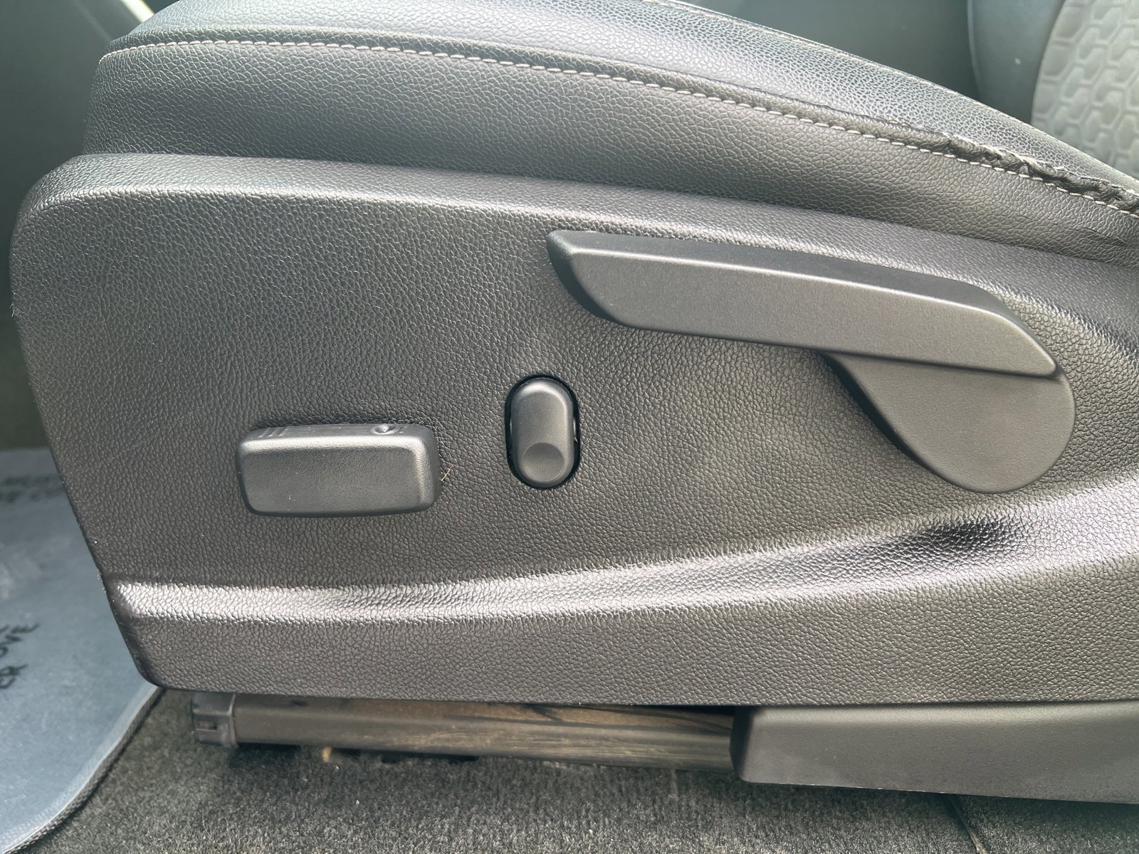 Used 2017 Chevrolet Colorado Z71 image 24