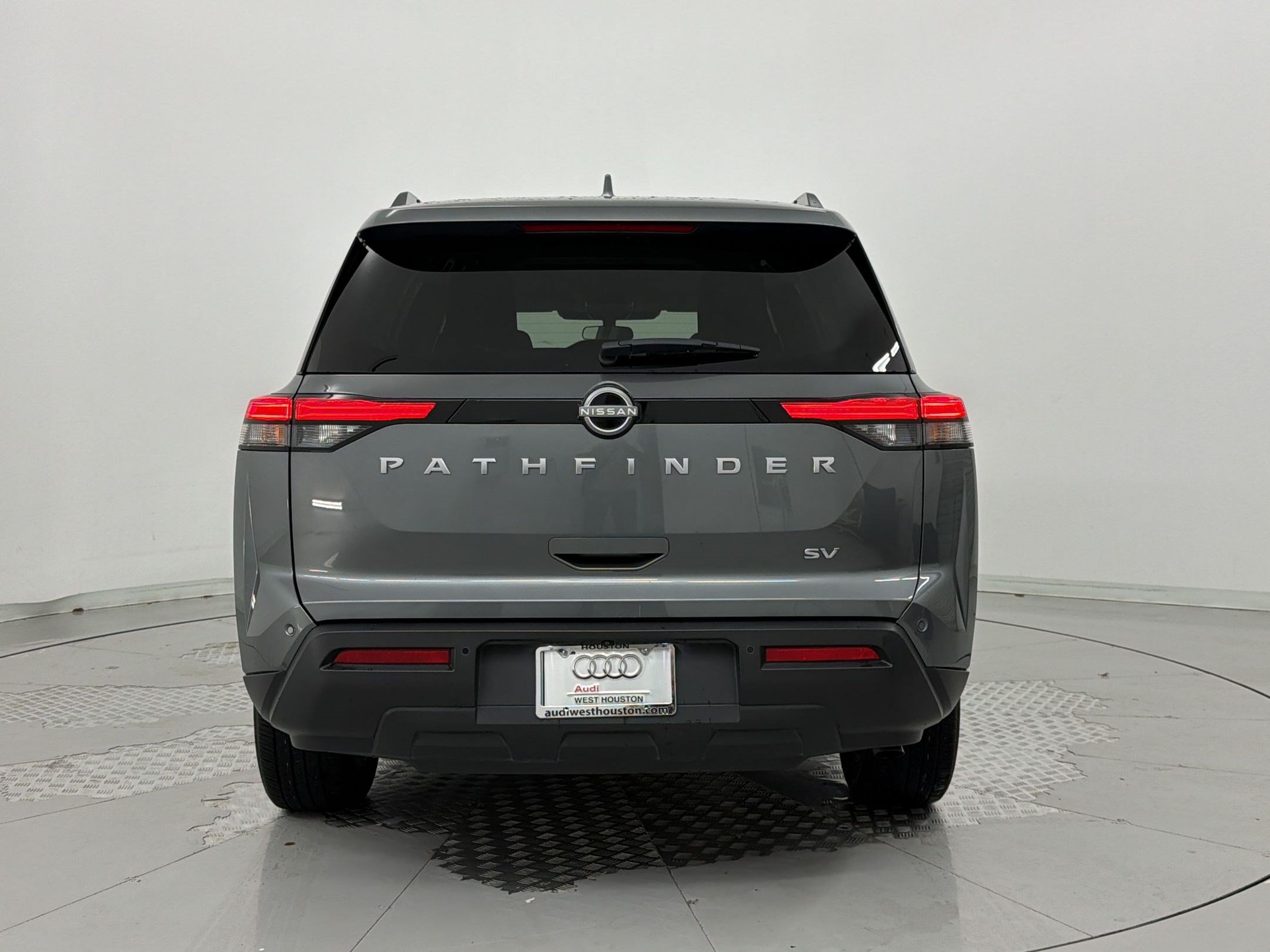 Used 2024 Nissan Pathfinder SV FWD image 10