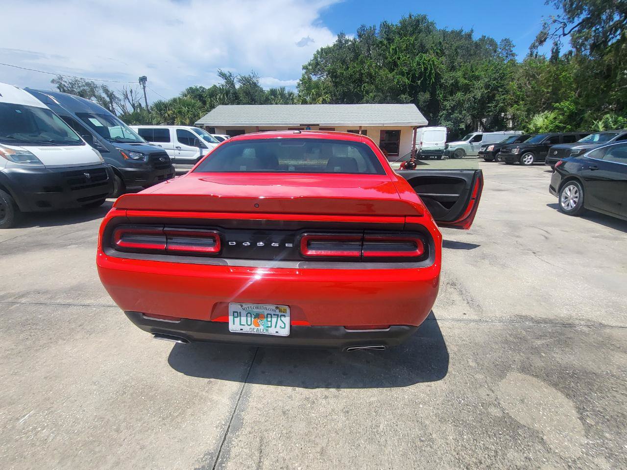 Used 2020 Dodge Challenger SXT RWD image 33