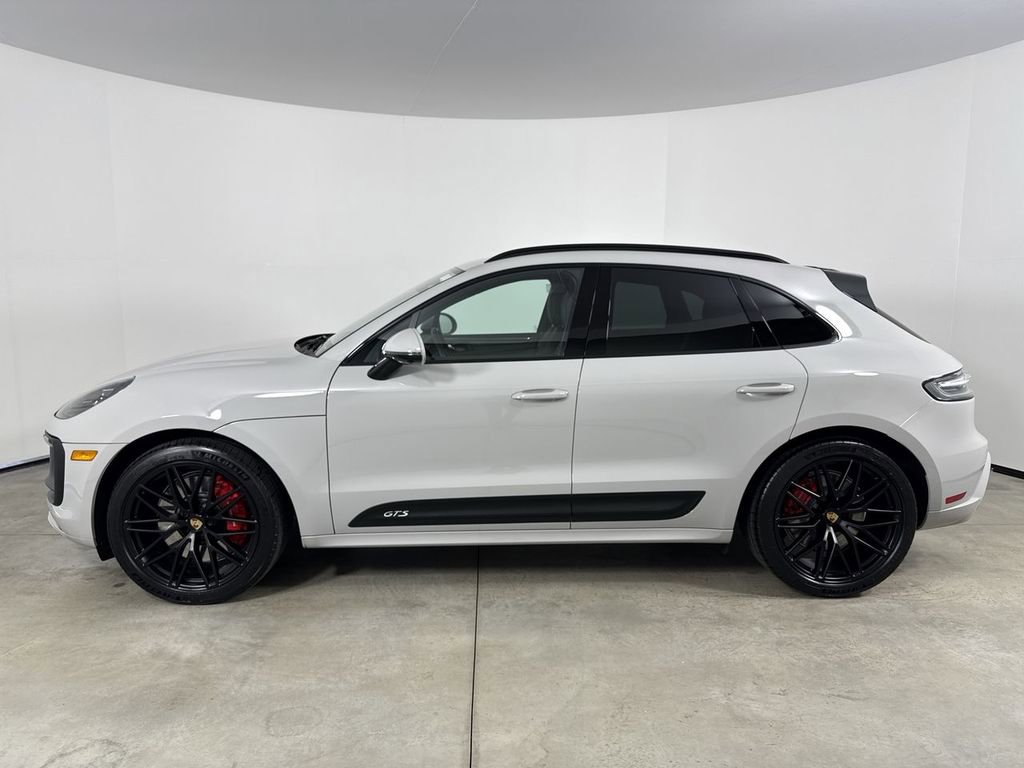 Certified 2025 Porsche Macan GTS AWD/4WD image 2