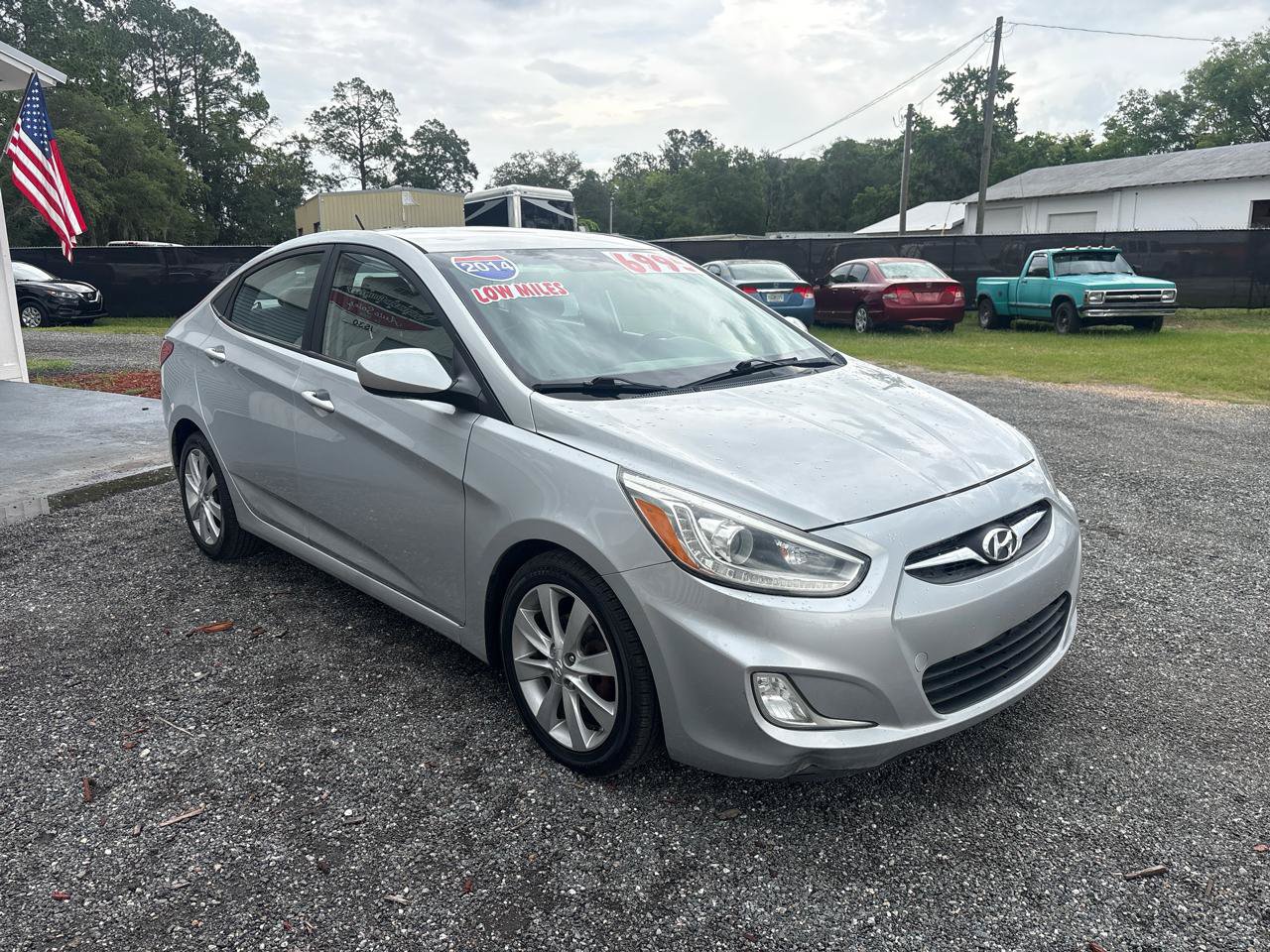 Used 2014 Hyundai Accent GLS w/ Option Group 2 FWD image 3