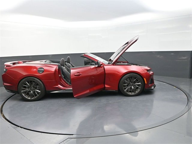 Used 2022 Chevrolet Camaro ZL1 image 38