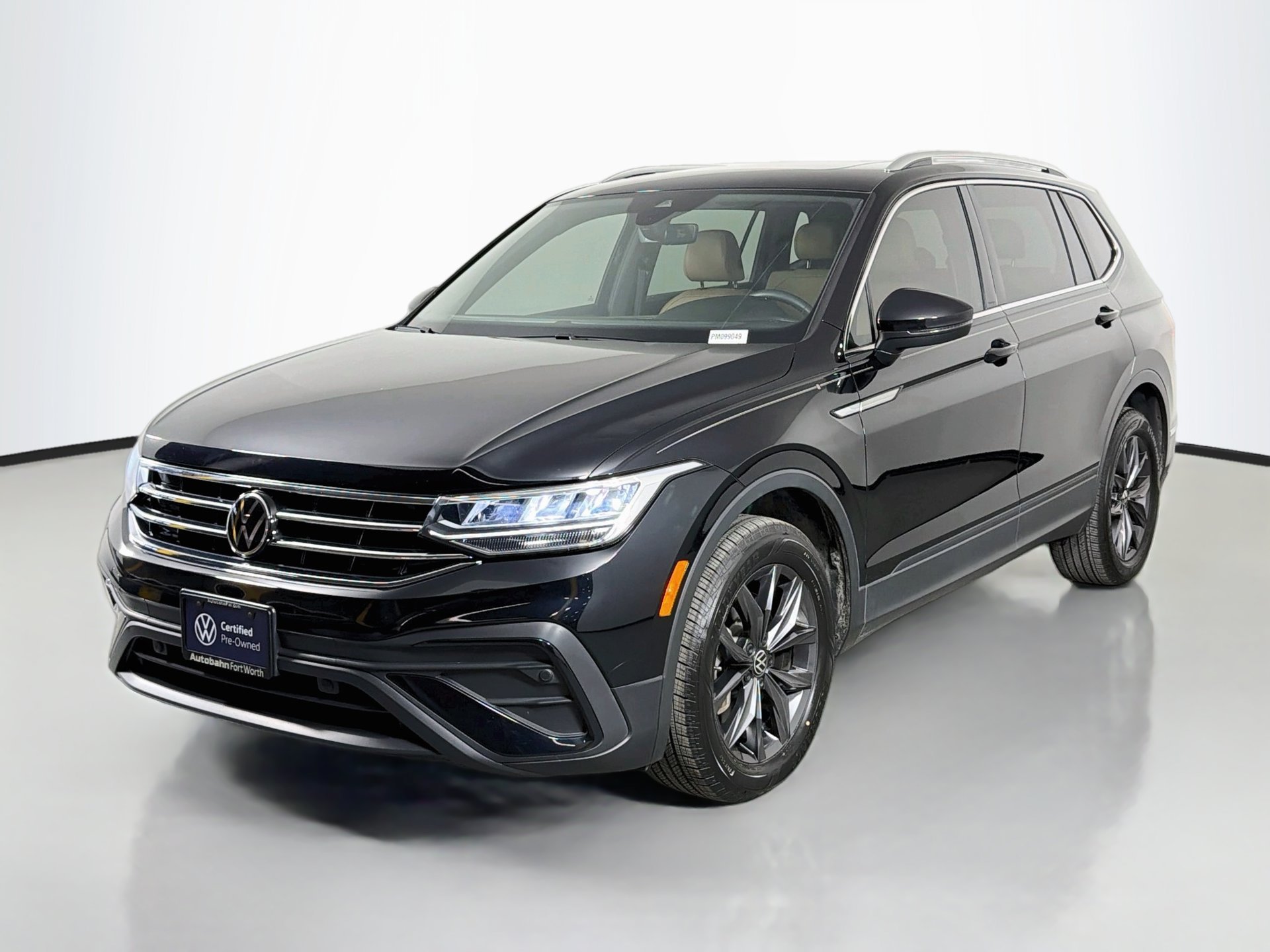 Used 2023 Volkswagen Tiguan SE w/ Panoramic Sunroof Package