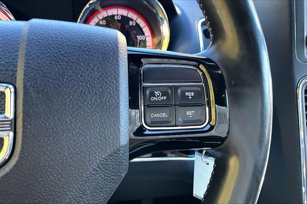 Used 2020 Dodge Grand Caravan SXT w/ Driver Convenience Group FWD image 12