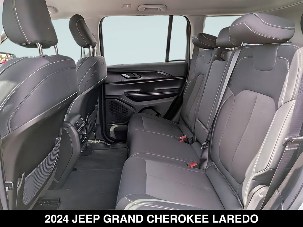 Used 2024 Jeep Grand Cherokee Laredo AWD/4WD image 23