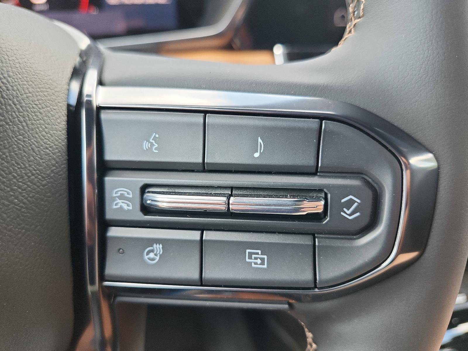 New 2025 GMC Canyon AT4 w/ Nightfall Edition image 21