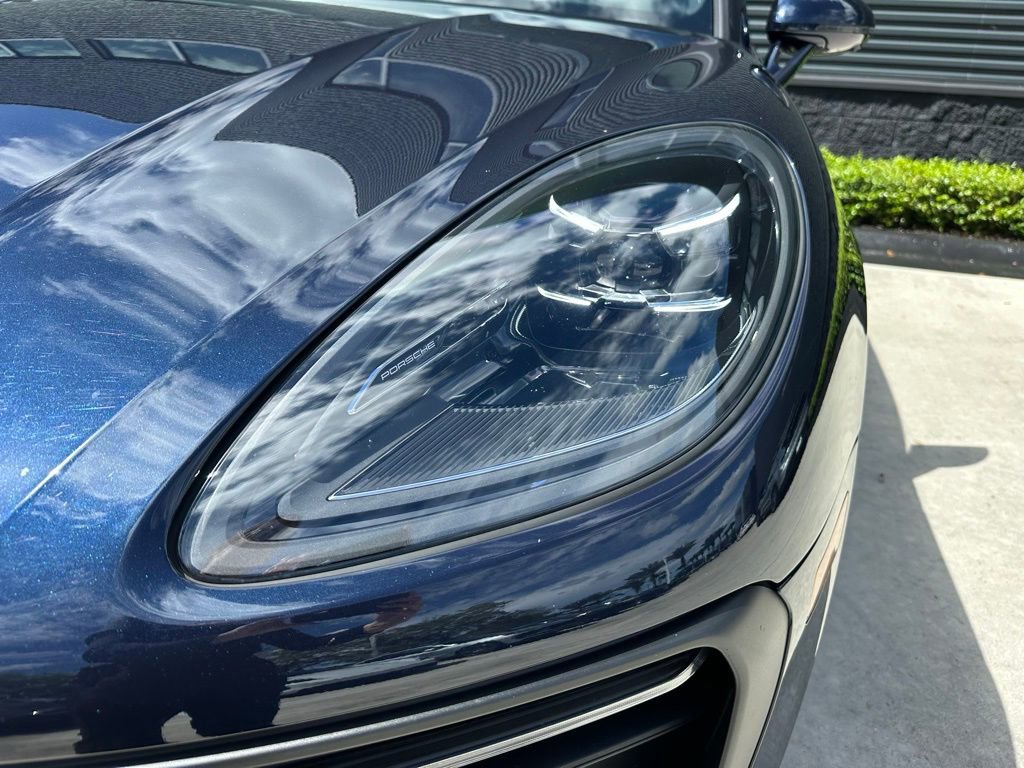 Certified 2023 Porsche Macan AWD/4WD image 13