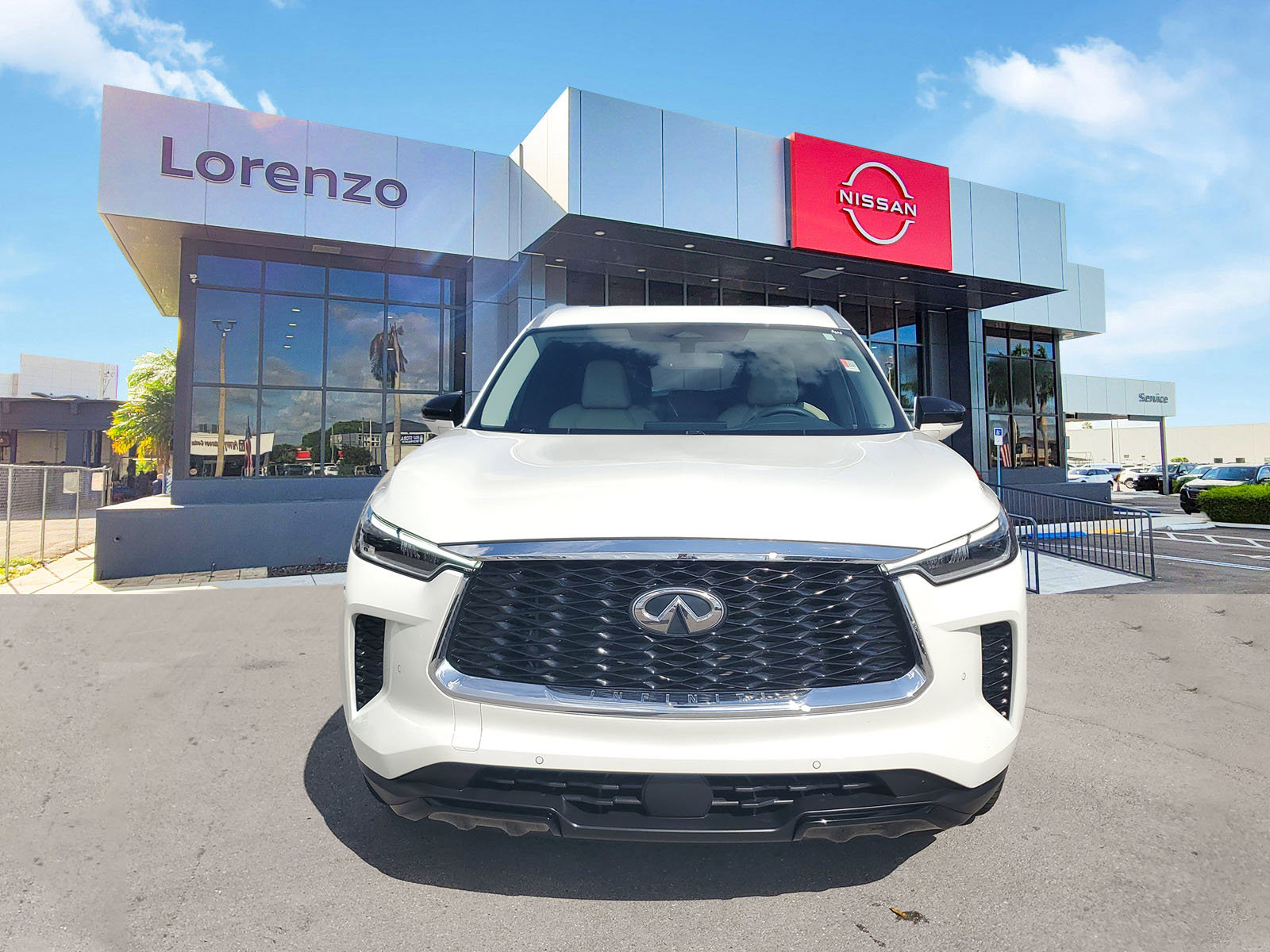 Used 2023 INFINITI QX60 Luxe AWD/4WD image 2