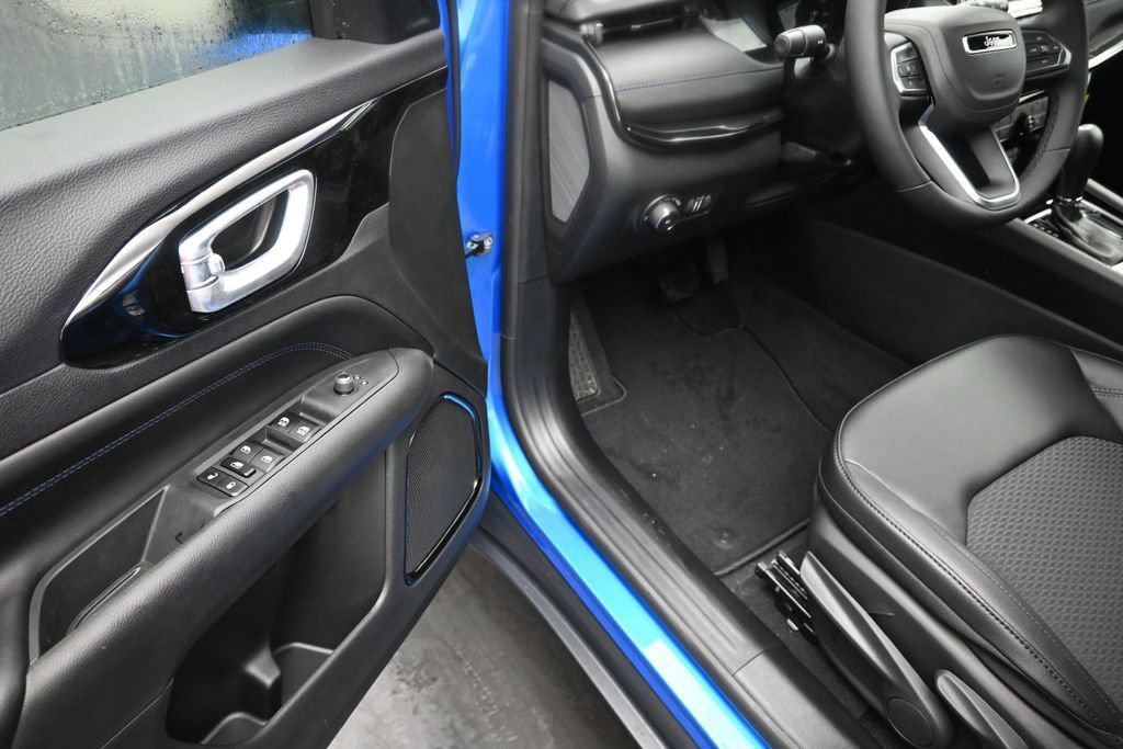 New 2026 Jeep Compass Latitude AWD/4WD image 12
