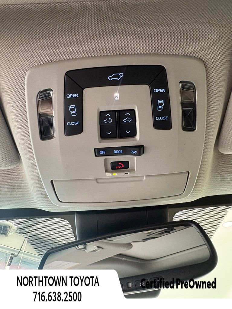 Used 2022 Toyota Sienna Limited AWD/4WD image 28