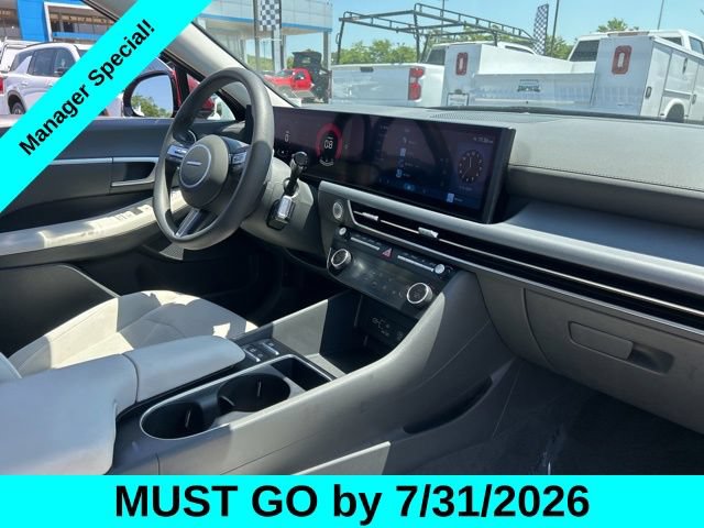 Used 2025 Hyundai Sonata SEL FWD image 32