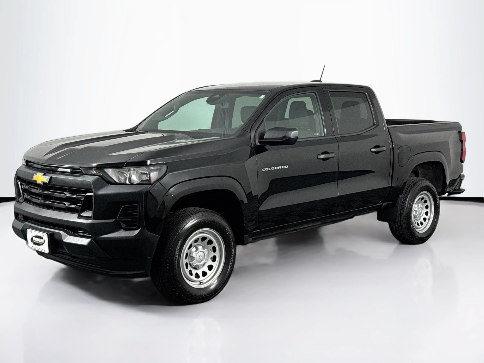 Used 2023 Chevrolet Colorado W/T RWD image 10
