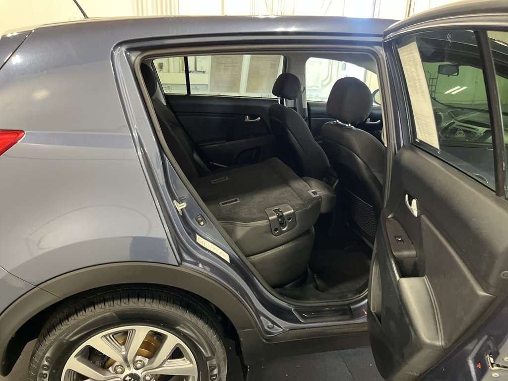 Used 2016 Kia Sportage LX AWD/4WD image 28