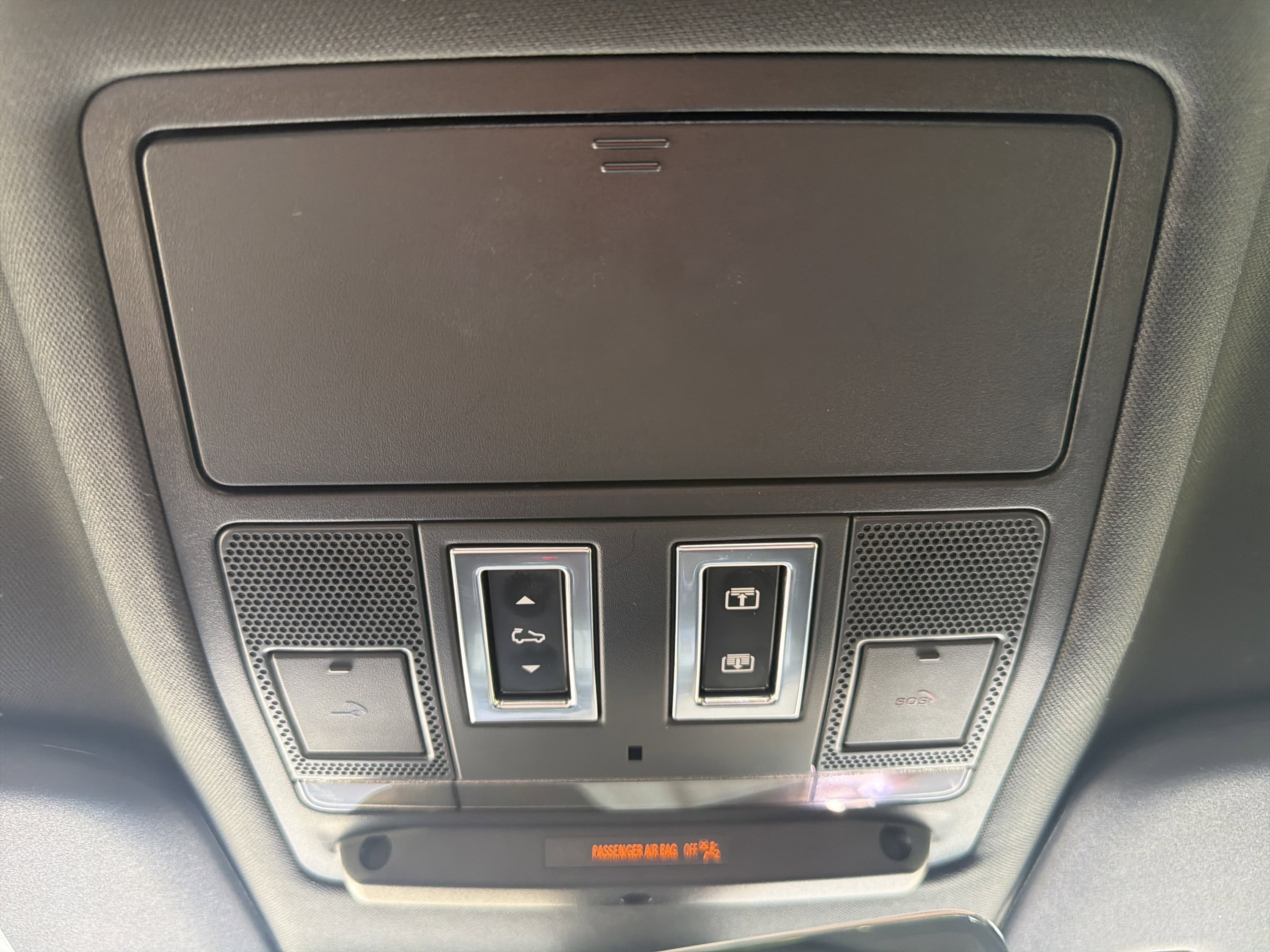 Used 2022 Land Rover Defender 110 S AWD/4WD image 80