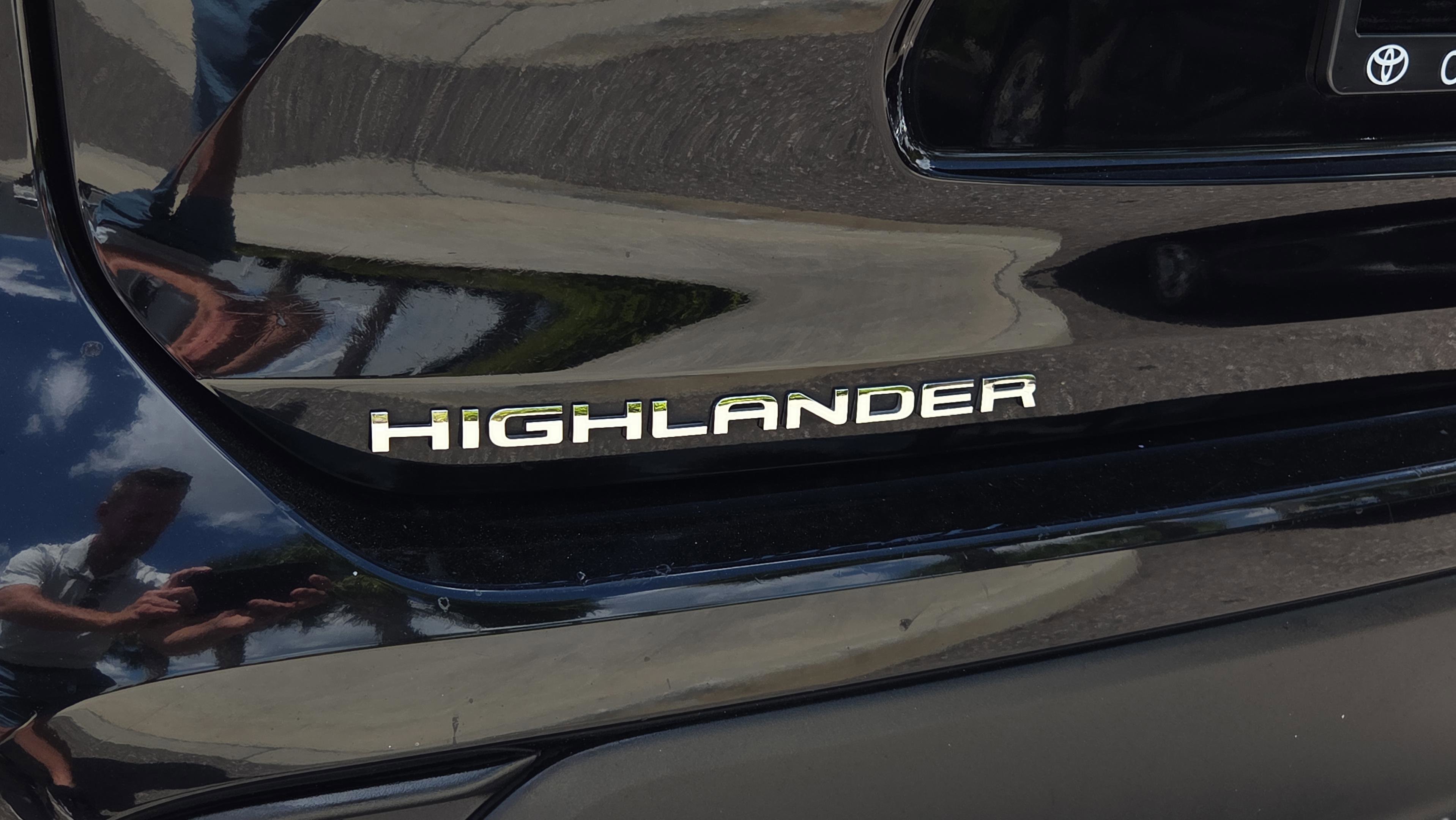 Used 2023 Toyota Highlander XLE image 11