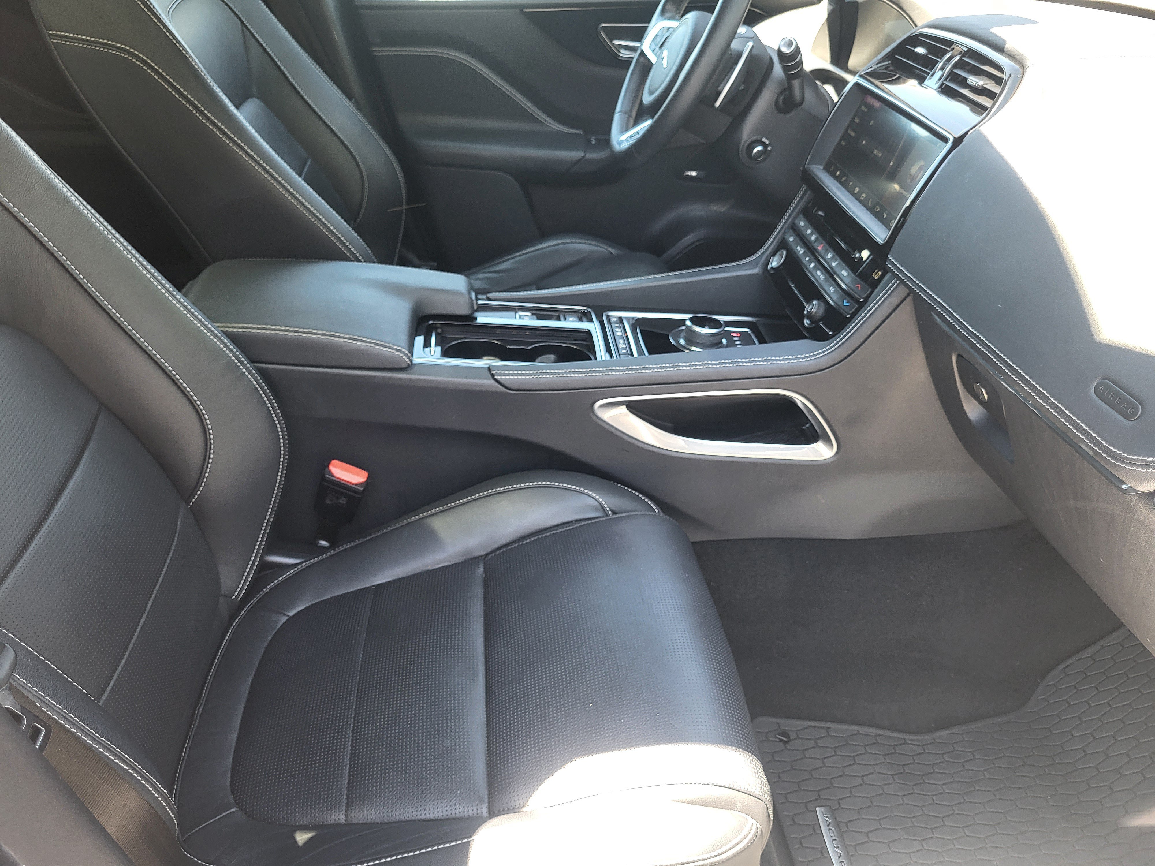 Used 2019 Jaguar F-PACE R-Sport AWD/4WD image 11