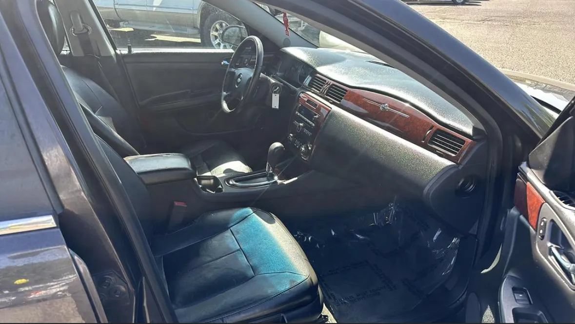 Used 2009 Chevrolet Impala LTZ FWD image 15