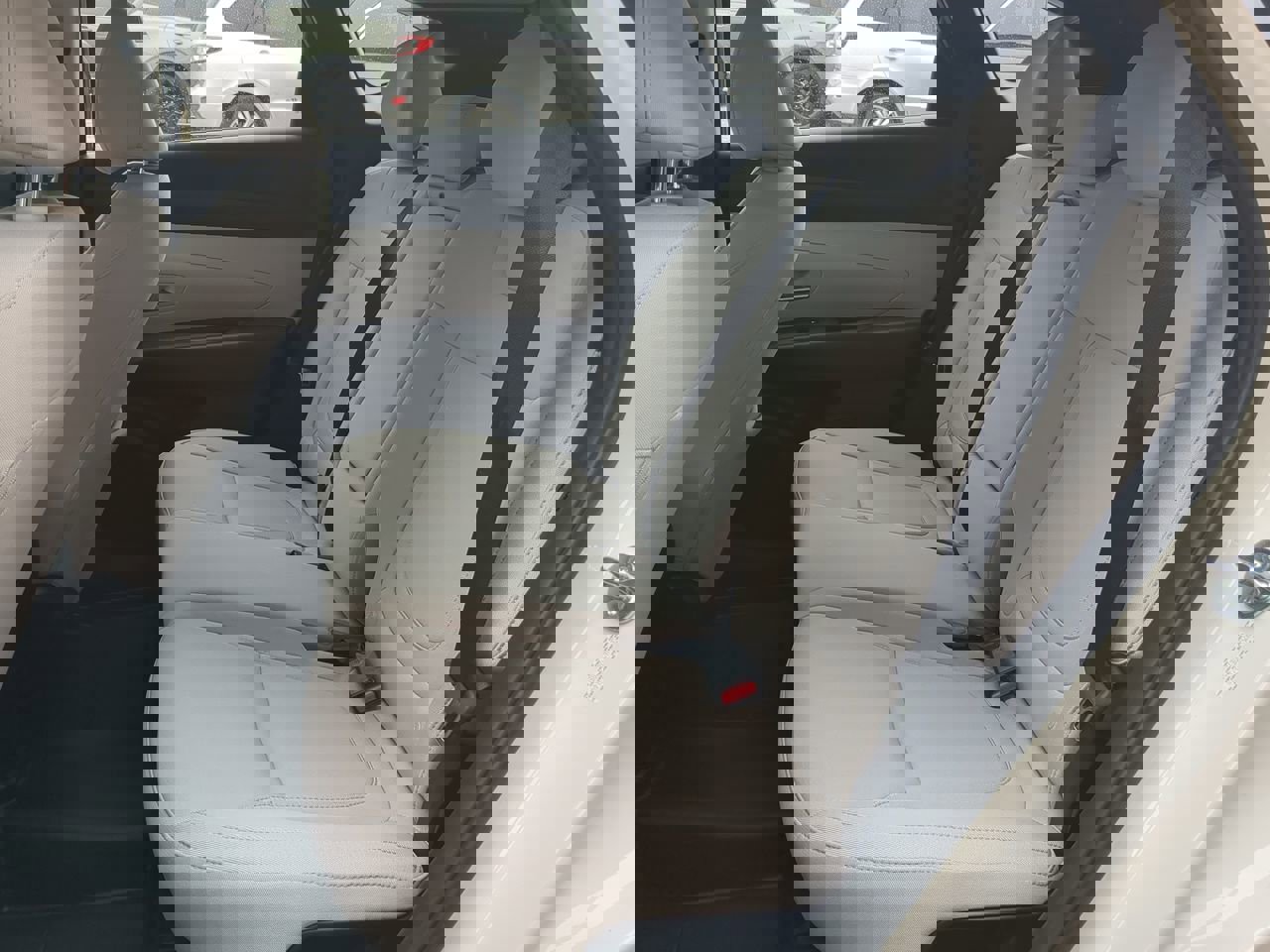 Certified 2025 Hyundai Tucson SE image 12