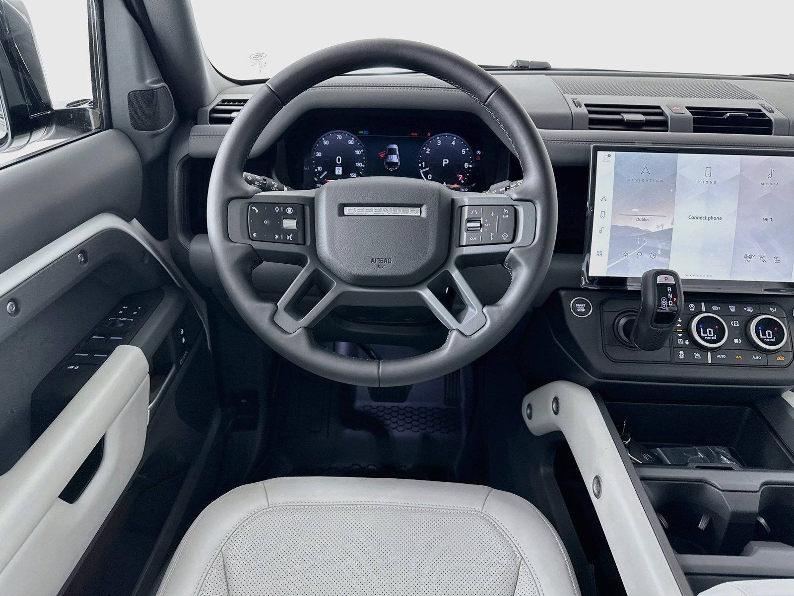 New 2026 Land Rover Defender 110 X-Dynamic SE AWD/4WD image 16