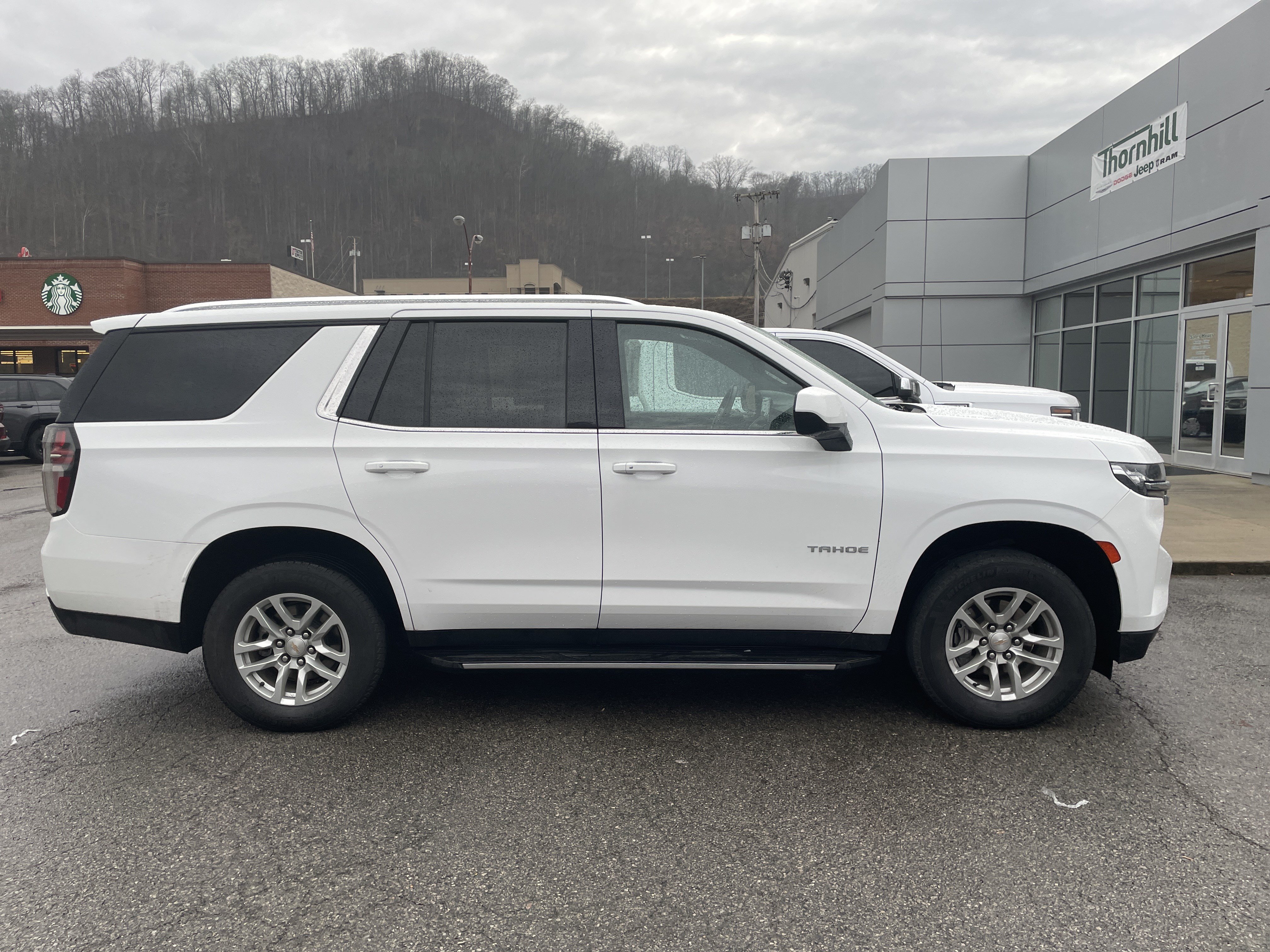 Used 2024 Chevrolet Tahoe LT AWD/4WD image 3