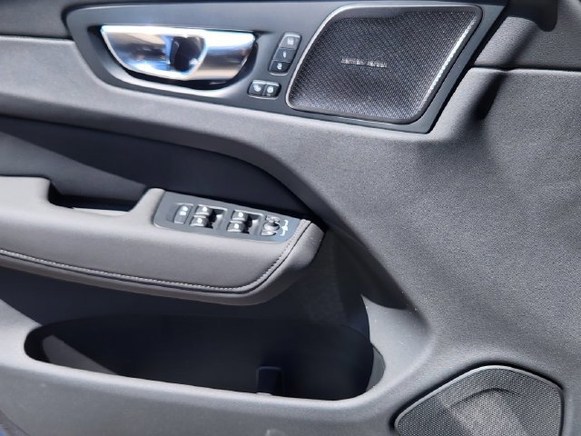 New 2026 Volvo XC60 T8 Plus w/ Climate Package AWD/4WD image 9