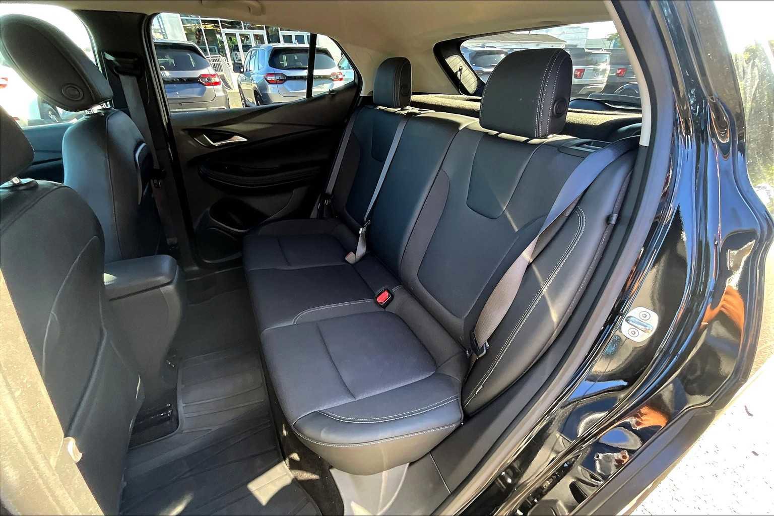 Used 2023 Buick Encore GX Preferred w/ Cold Weather Comfort Package image 19