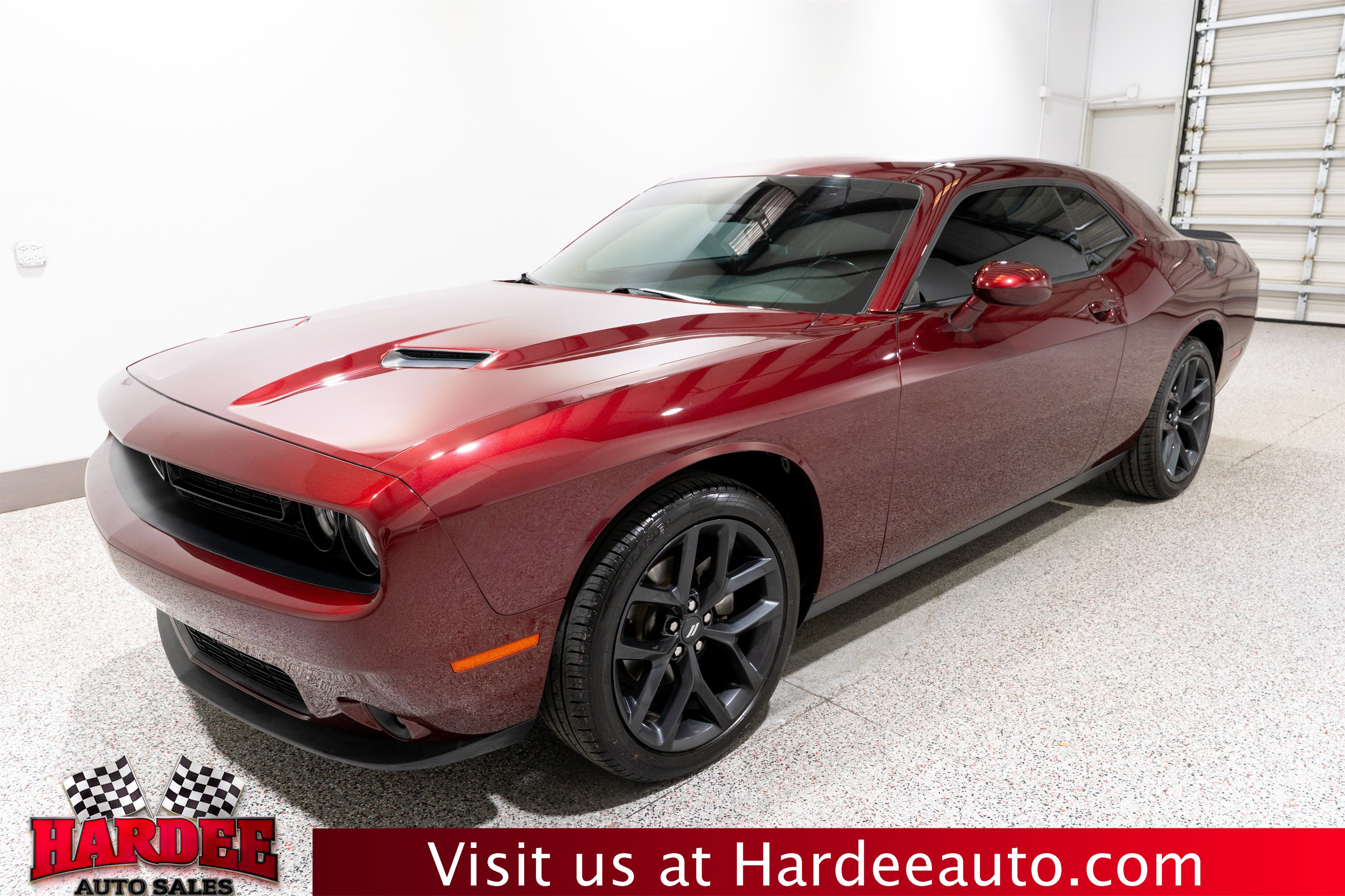 Used 2022 Dodge Challenger SXT w/ Blacktop Package RWD video 2