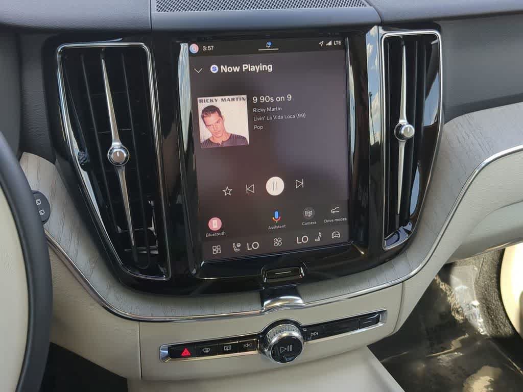Certified 2024 Volvo XC60 B5 Plus AWD/4WD image 26
