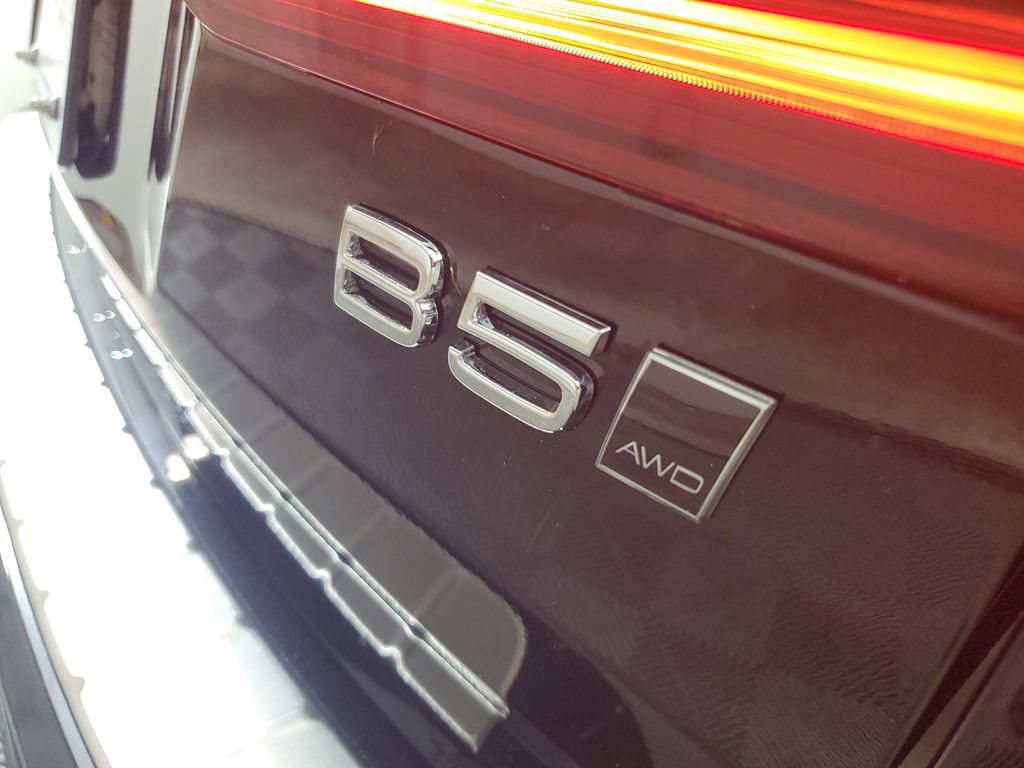 New 2026 Volvo V60 B5 Cross Country Ultra w/ Protection Package Premier AWD/4WD image 7