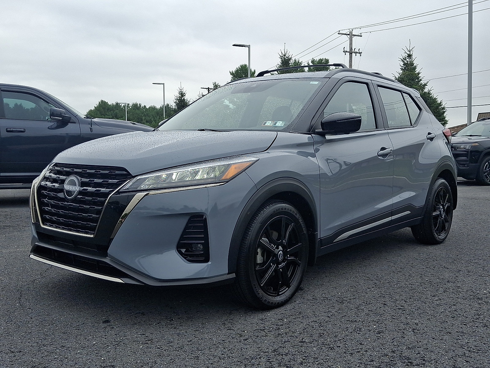 Certified 2024 Nissan Kicks SR w/ SR Premium Package FWD image 3