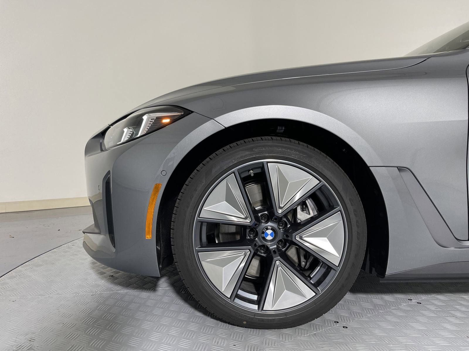 Used 2025 BMW i4 xDrive40i w/ Premium Package image 11