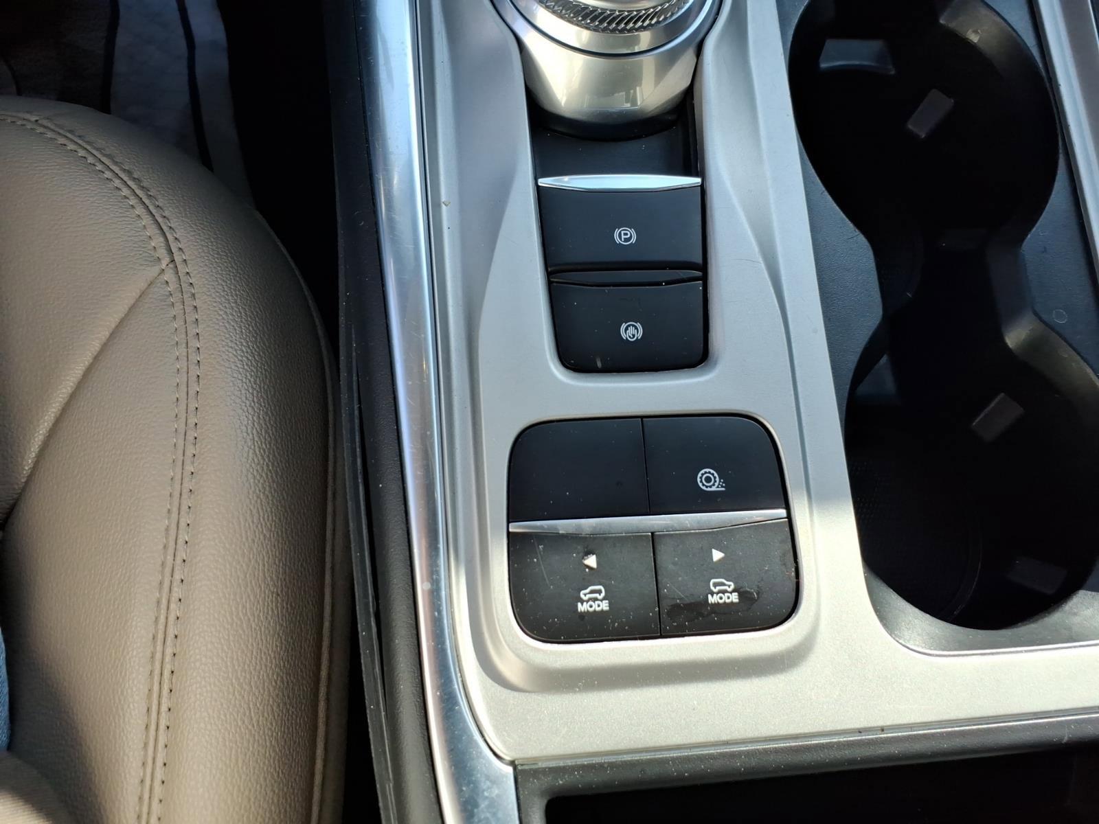 Used 2023 Ford Explorer Limited image 14