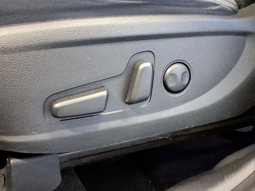 Used 2023 Hyundai Santa Fe SEL image 20