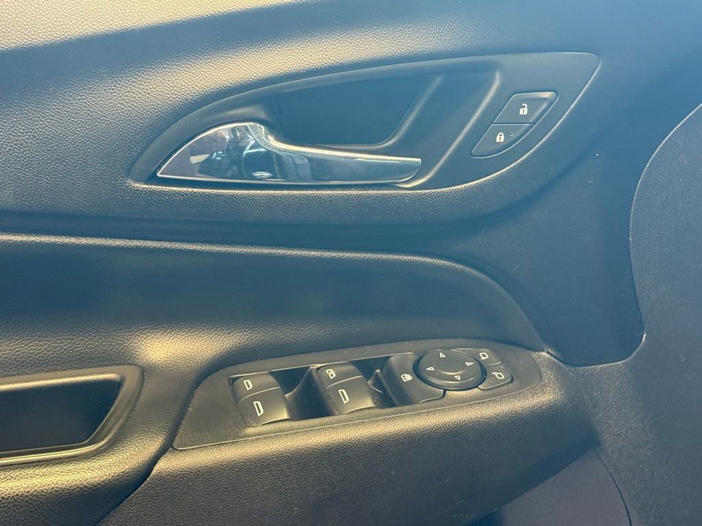 Used 2022 Chevrolet Equinox LT image 18