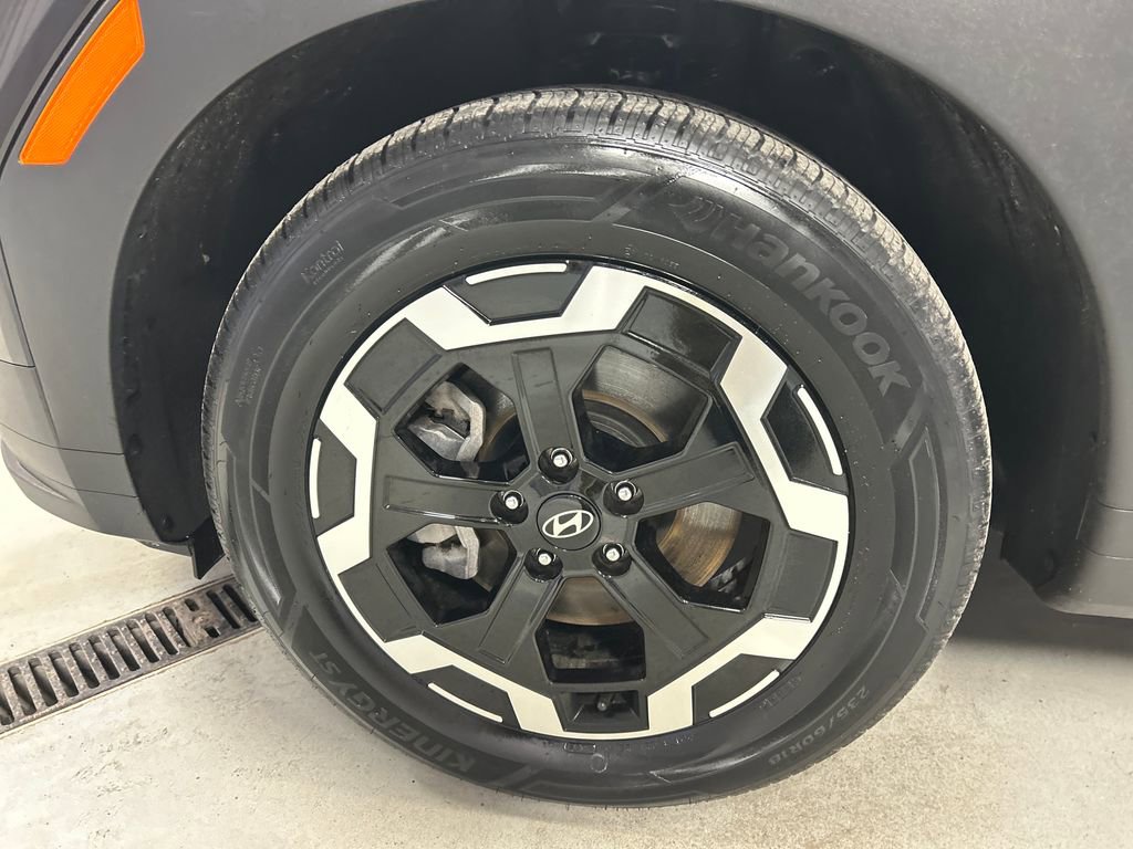 Used 2025 Hyundai Santa Fe SE image 9