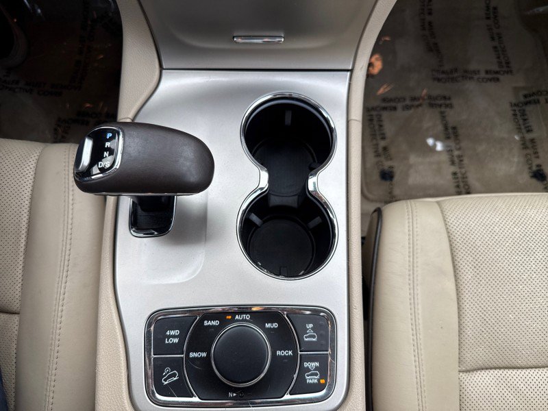 Used 2015 Jeep Grand Cherokee Overland w/ Advanced Technology Group image 29