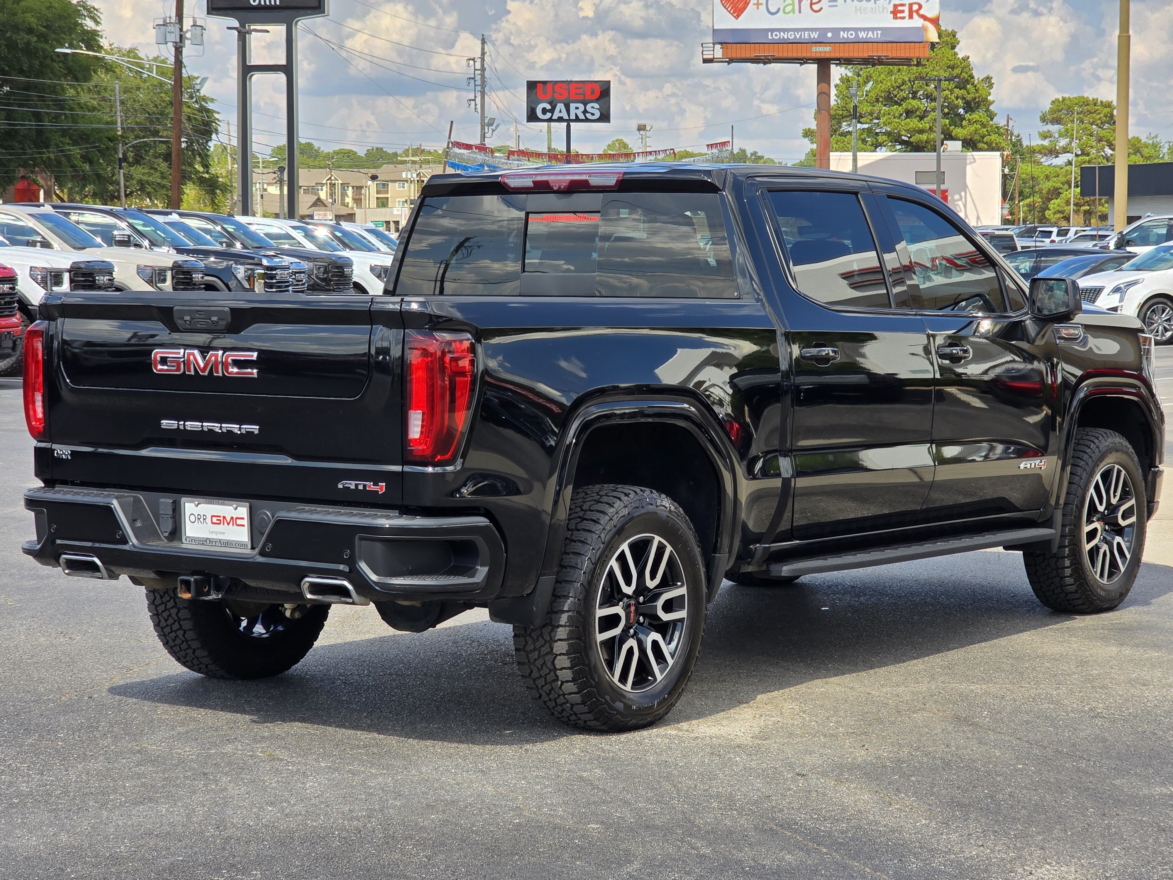 Used 2022 GMC Sierra 1500 AT4 w/ AT4 Premium Package AWD/4WD image 4