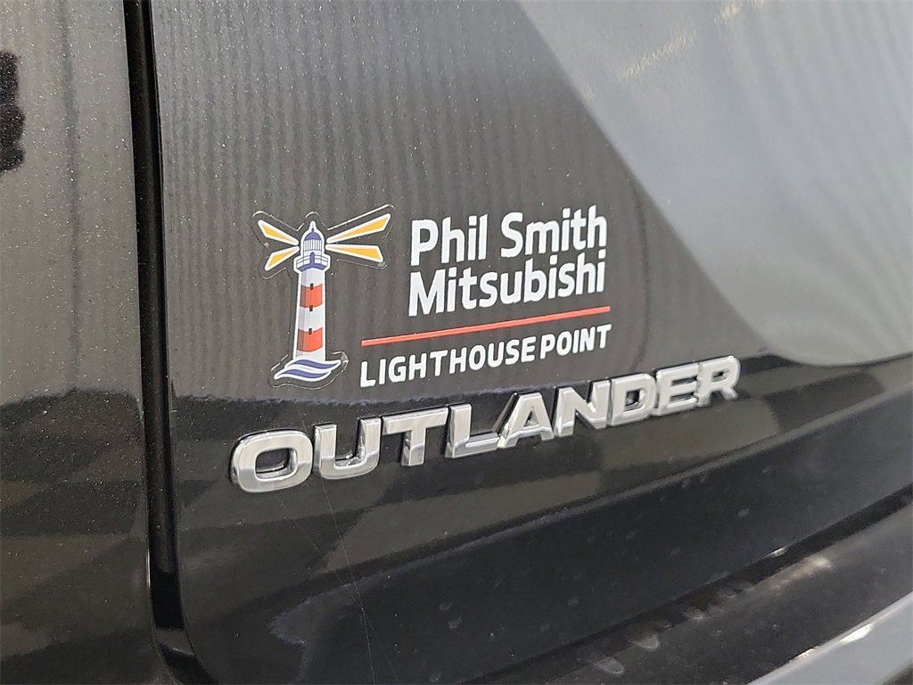 New 2025 Mitsubishi Outlander SE image 5