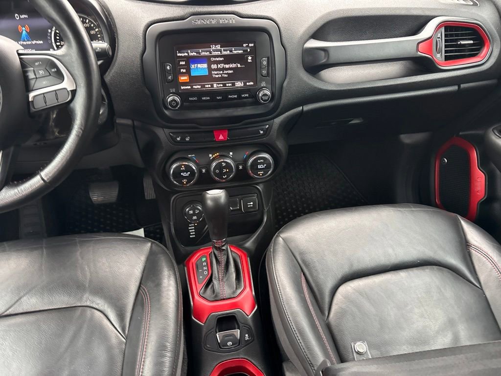Used 2016 Jeep Renegade Trailhawk w/ Premium Trailhawk Package AWD/4WD image 19