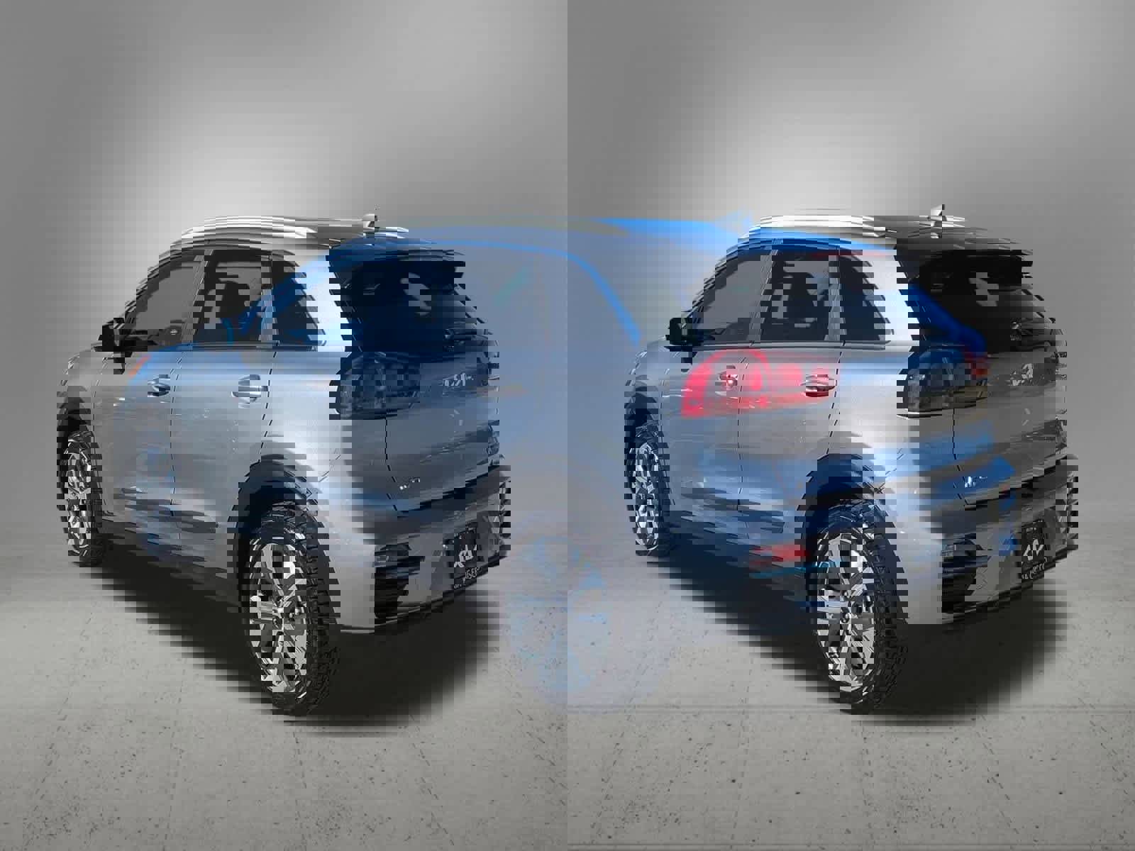 Certified 2022 Kia Niro EX image 4