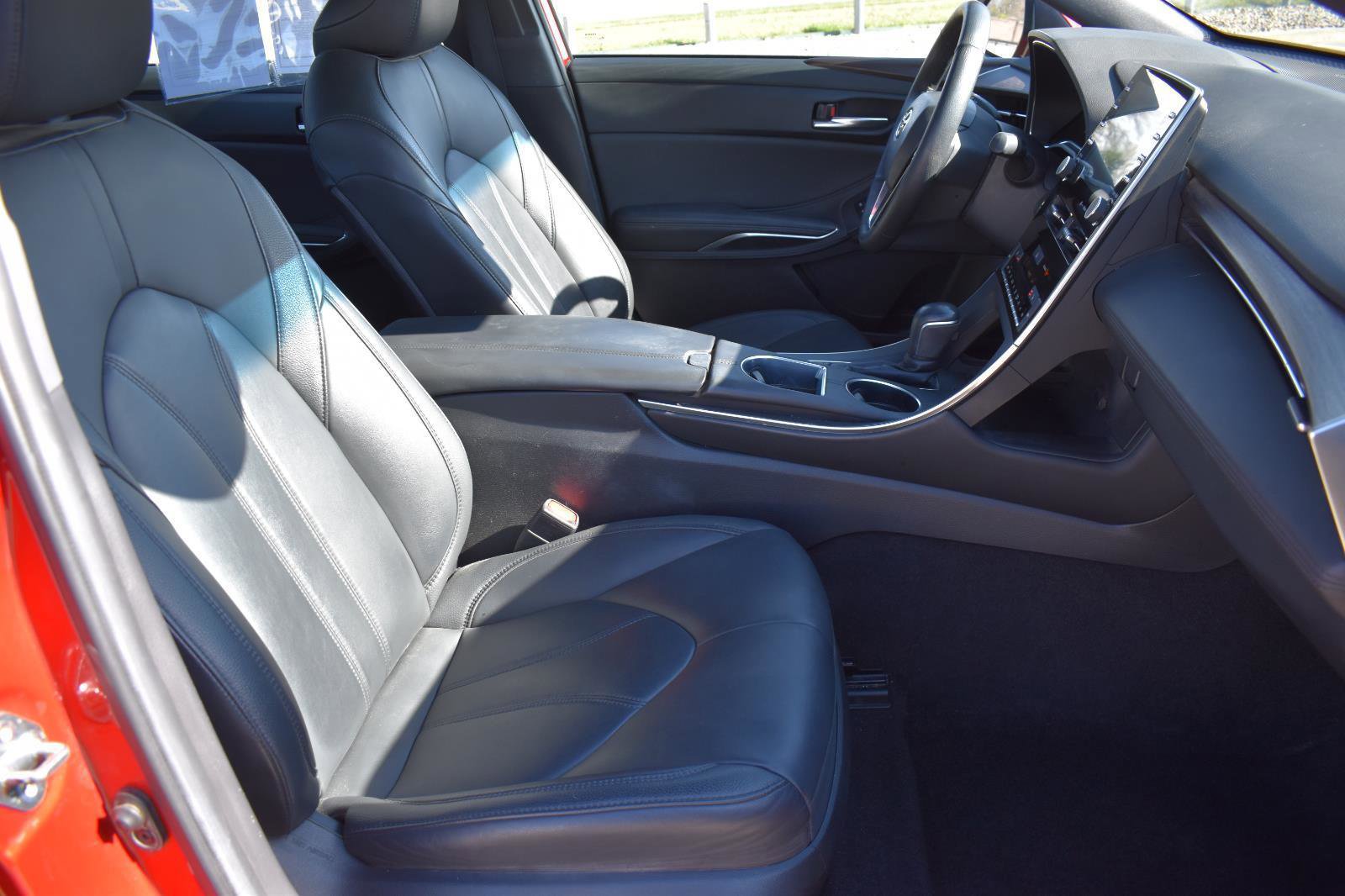 Used 2021 Toyota Avalon XLE image 13
