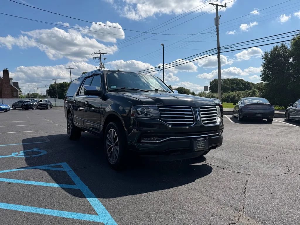 Used 2015 Lincoln Navigator L 4WD image 4
