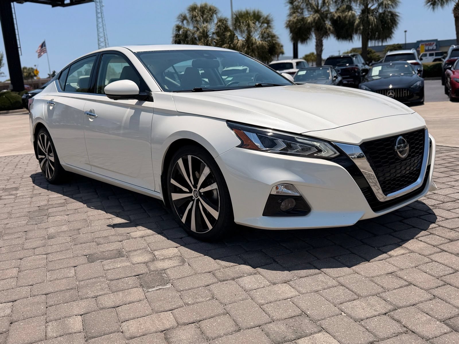 Used 2020 Nissan Altima 2.0 Platinum FWD image 7