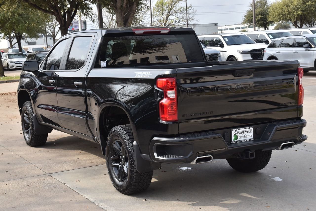 Used 2025 Chevrolet Silverado 1500 Custom Trail Boss w/ Midnight Edition image 10